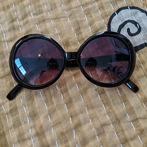 Round sunglasses